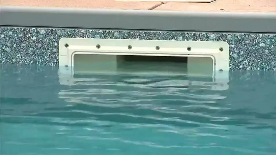 Where Should Water Level Be On Pool Skimmer